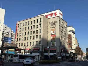 ［Yahoo!ニュース］ヤマザキのパンを食べまくれるビルで、勝手に“パン祭り”! 神コスパのレストランも凄かった