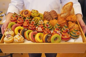 ［Lmaga.jp］コスパ最強！３０００円台でパン＆デザート食べ放題、大阪のホテルランチ