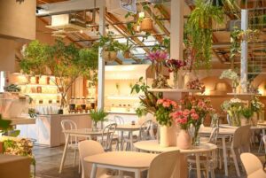 ［Lmaga.jp］「パン食べ放題」が好評！天王寺の花カフェ、開業10周年で大幅リニューアル