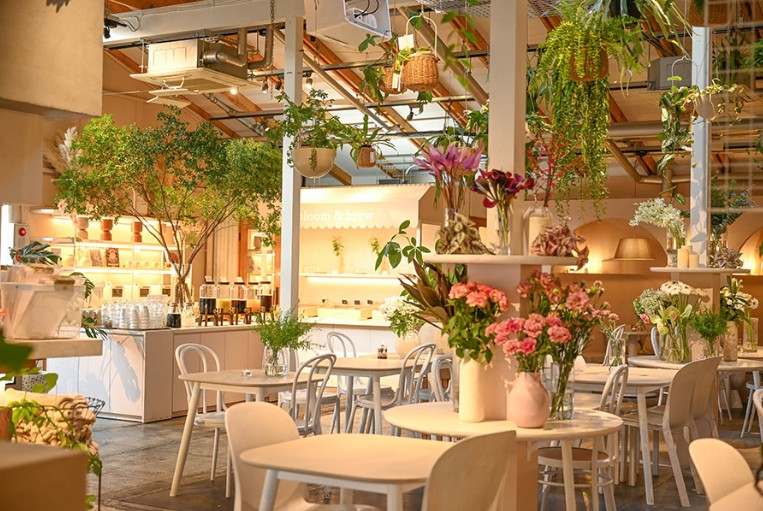 ［Lmaga.jp］「パン食べ放題」が好評！天王寺の花カフェ、開業10周年で大幅リニューアル