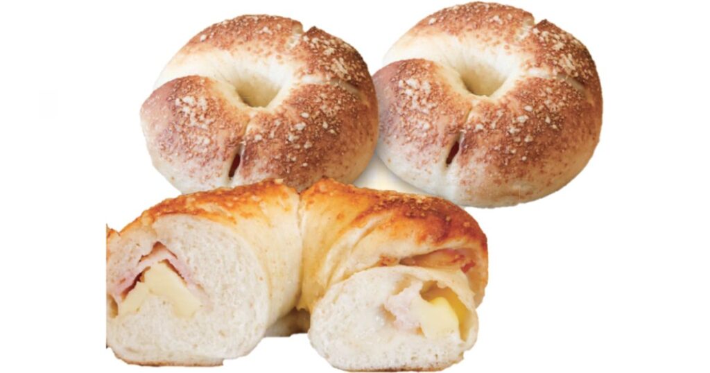 4種のダイスカットチーズ8を使用したベーコン・チーズベーグル