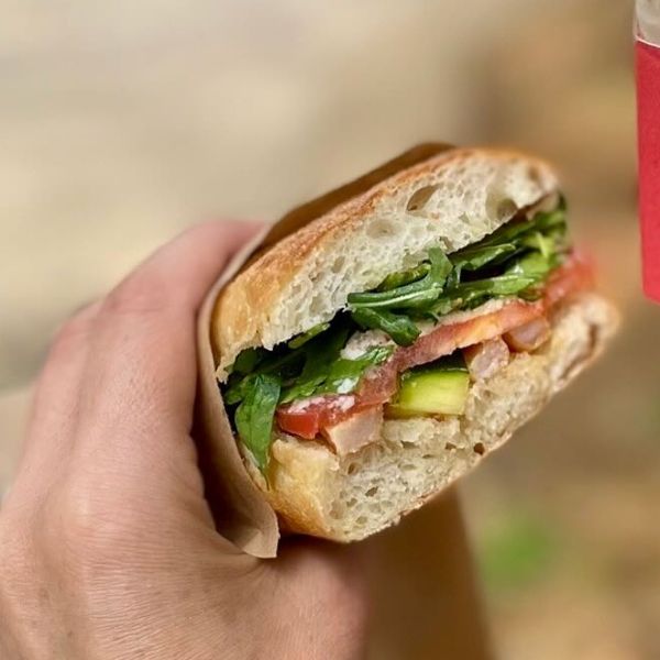 日本の東京都渋谷区千駄ケ谷にあるパニーニ一番の、パニーニの断面図。