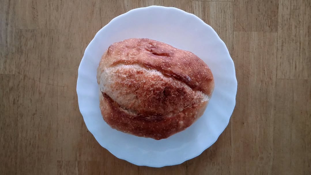 日本の北海道札幌市南区真駒内にあるパン屋、森のパンのパンの写真。