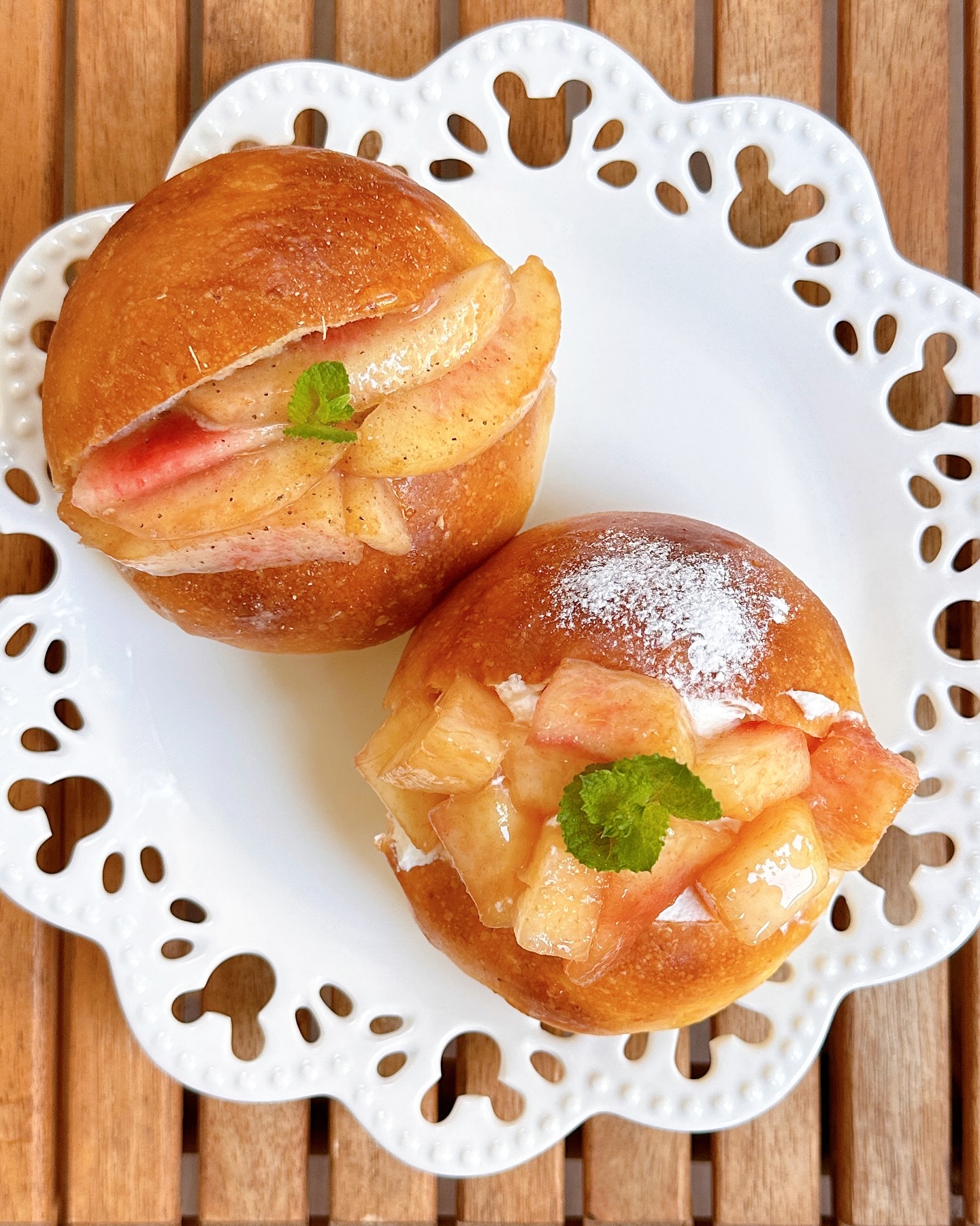 日本の福岡県福岡市にあるパン屋、lomaのパンの写真。