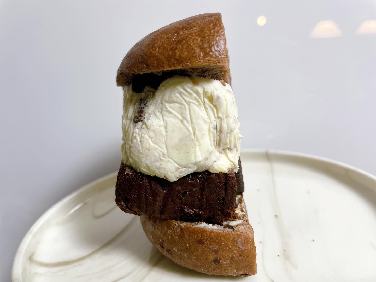 LILY BAGELのクッキー&クリームサンド