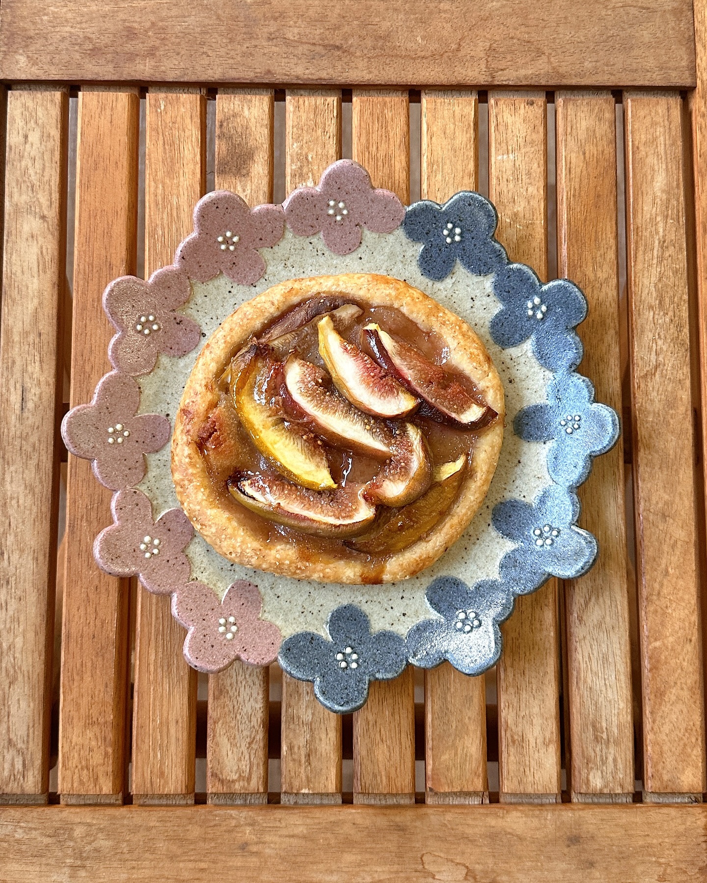 日本の福岡県福岡市にあるパン屋、lomaのパンの写真。